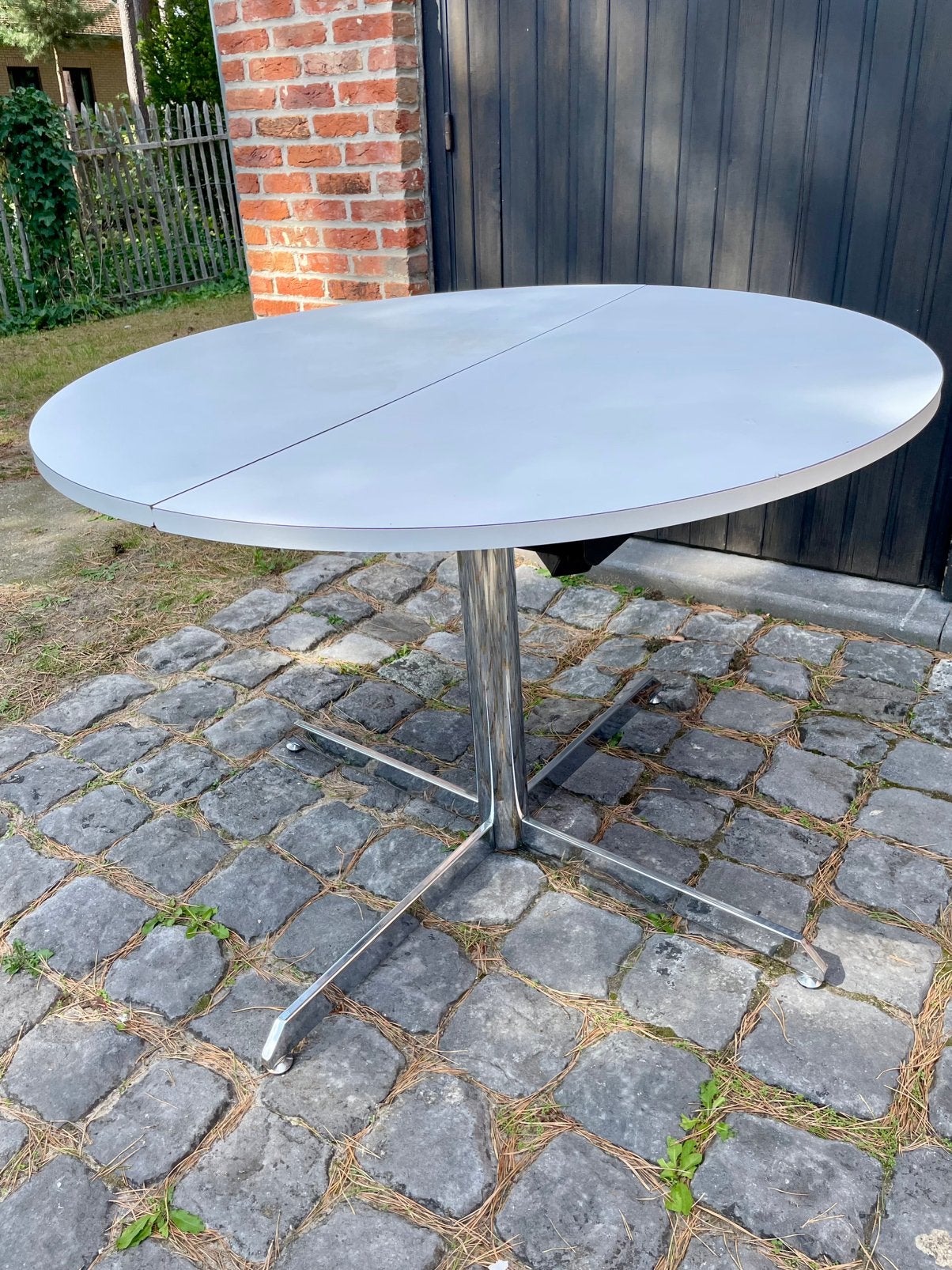 Vintage eettafel, Ophalen, Zo goed als nieuw, Rond, 100 tot 150 cm