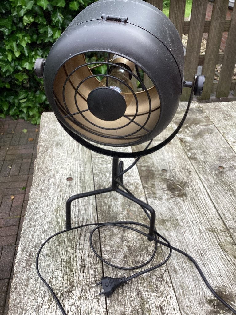 Zwarte staande lamp met messing, Huis en Inrichting, Ophalen, Met schakelaar, Zo goed als nieuw, Zwart