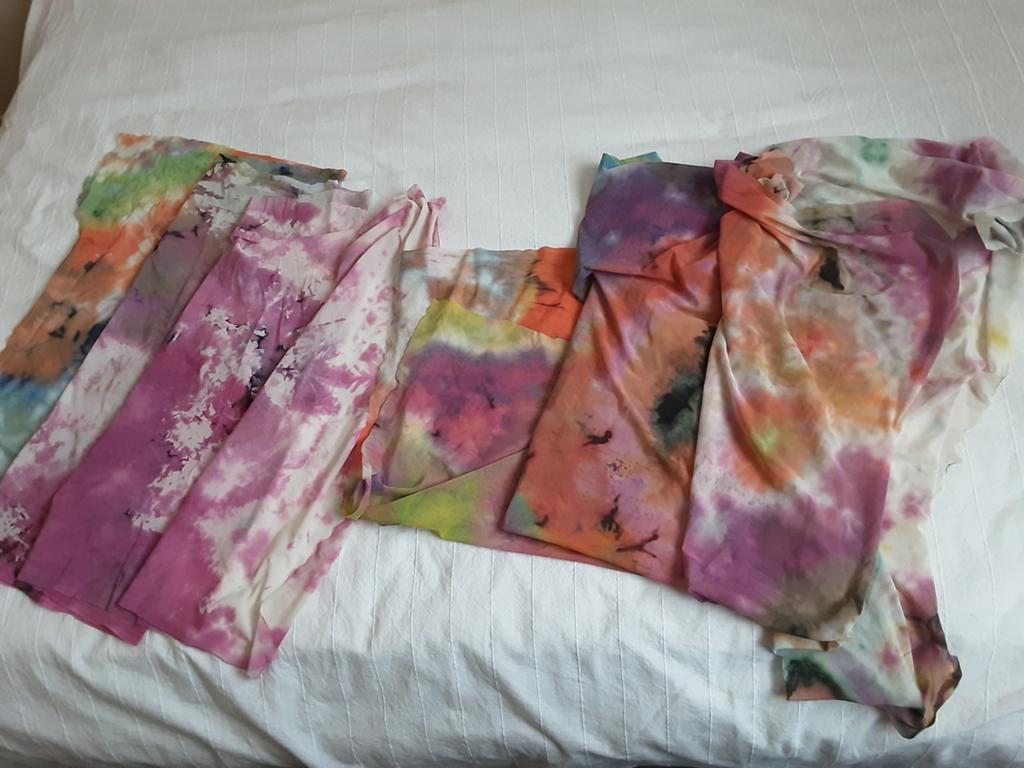 Synthetische stof: 2 lappen (70x130, 75x190) + restjes, Hobby en Vrije tijd, Stoffen en Lappen, Overige kleuren, Nieuw, Ophalen of Verzenden