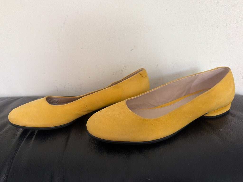 Ecco dames instappers okergeel maat 40 nieuw, Kleding | Dames, Ecco, Pumps, Geel, Nieuw