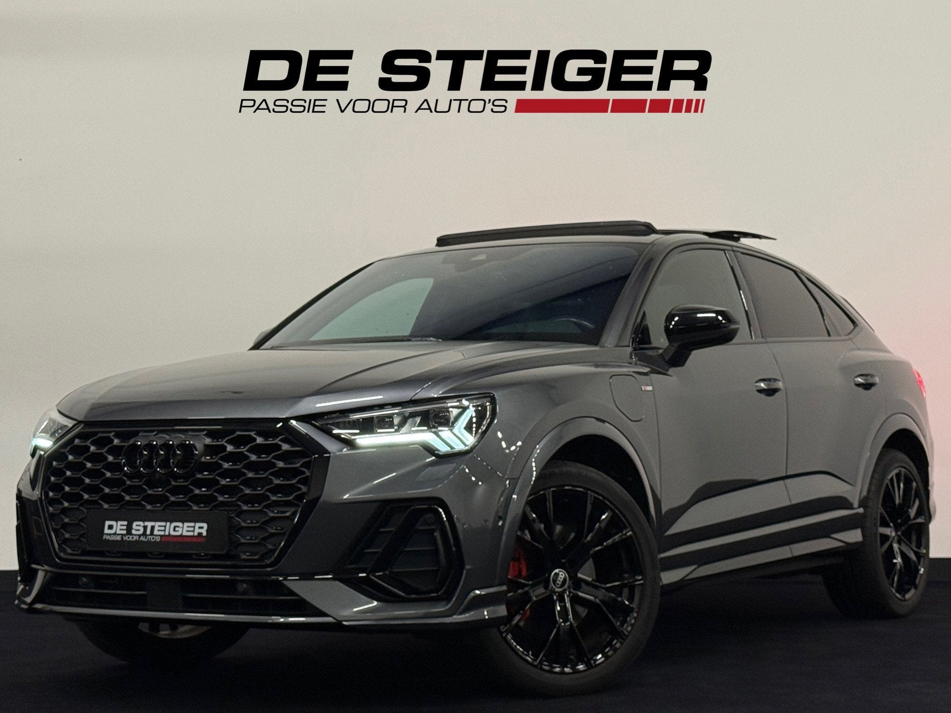 Audi Q3 Sportback 45 TFSI e 3 x S-Line Black Edition ACC Pan, Auto's, Gebruikt, Zwart, Met garantie (alle), Hybride Elektrisch/Benzine