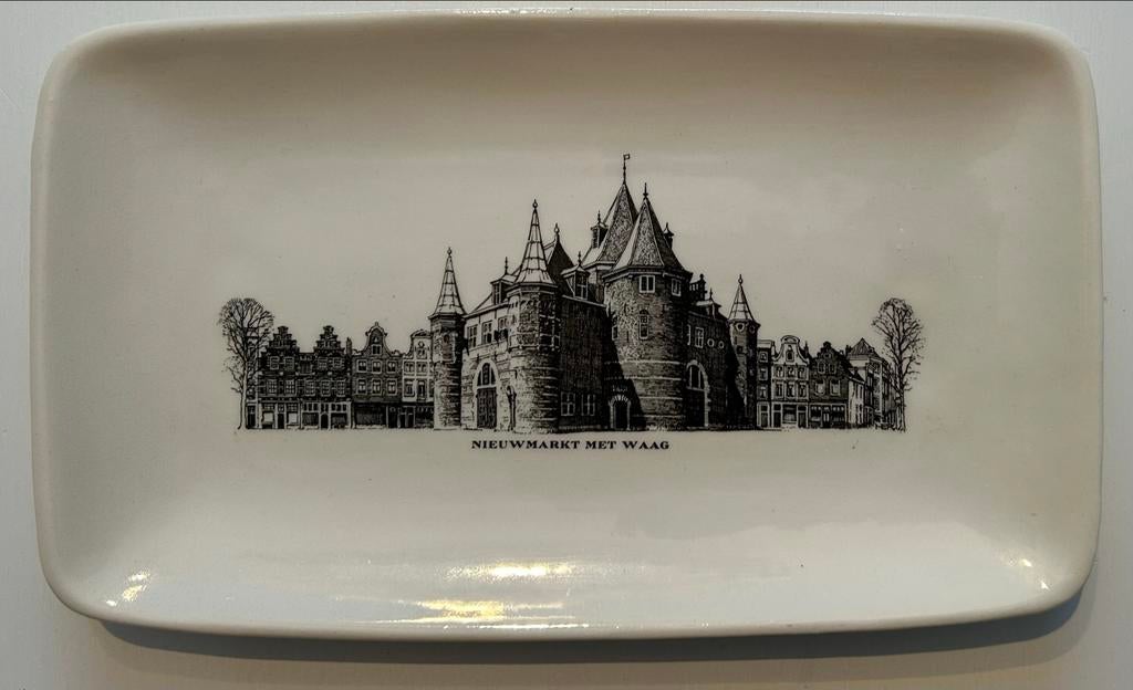 Vintage schaaltje Nieuwmarkt met Waag Amsterdam, Antiek en Kunst, Ophalen of Verzenden