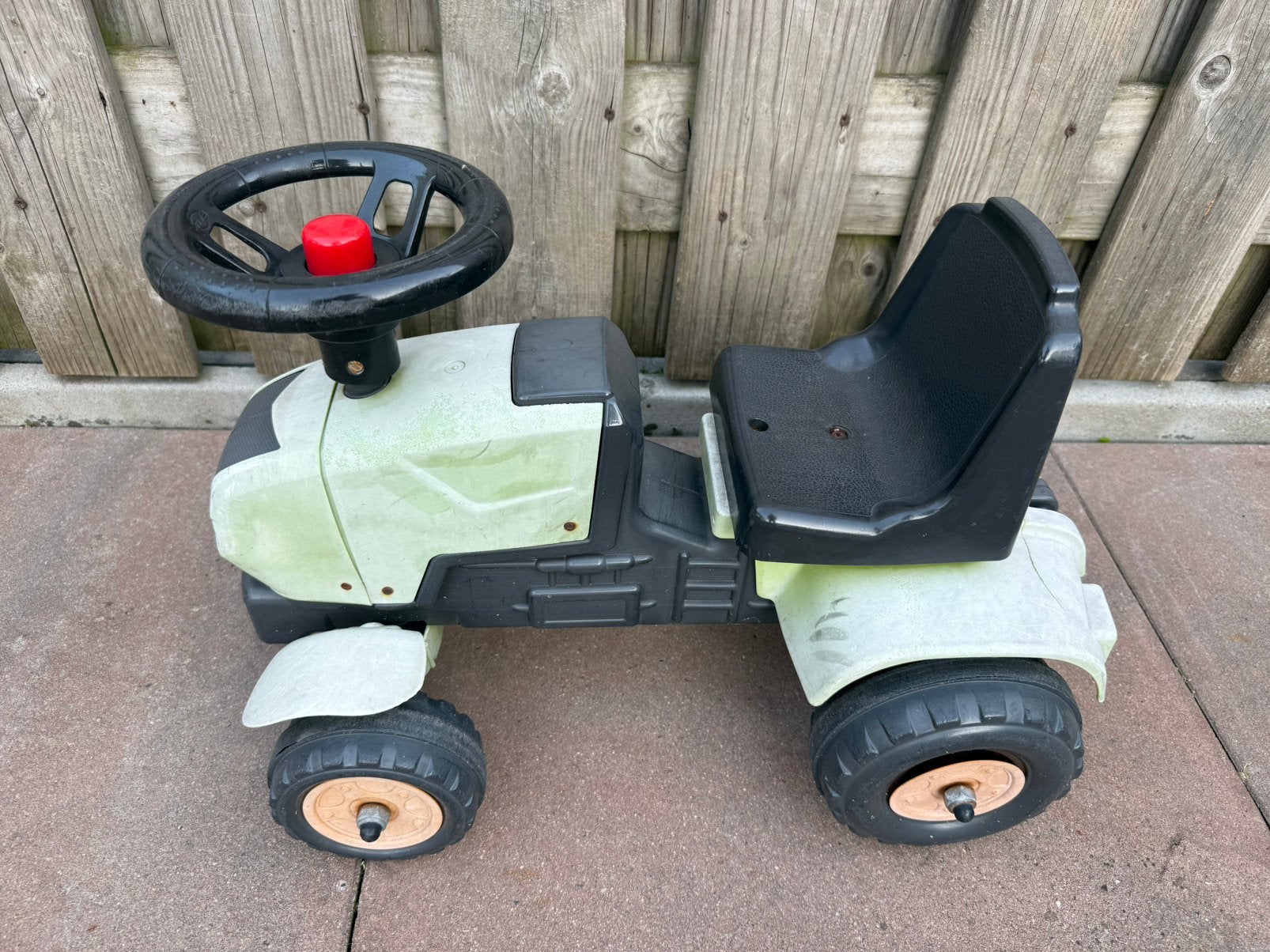 Kinder traktor mini model, Ophalen, Zo goed als nieuw