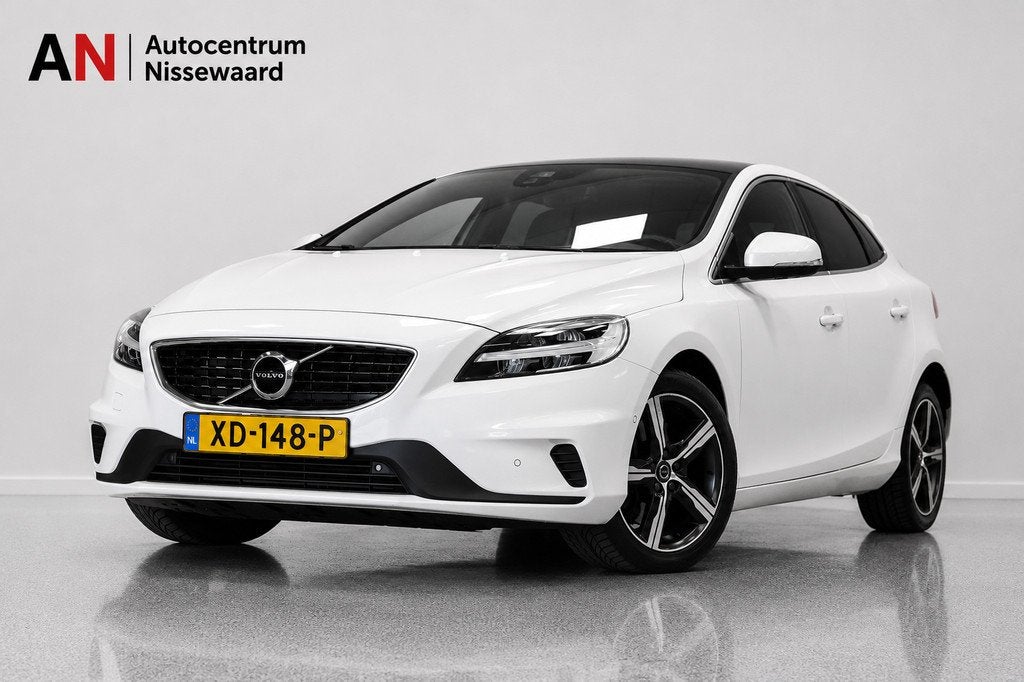 Volvo V40 1.5 T3 Polar+ Sport |Panorama|Leder|, Auto's, 4 cilinders, 700 kg, Wit, Bedrijf