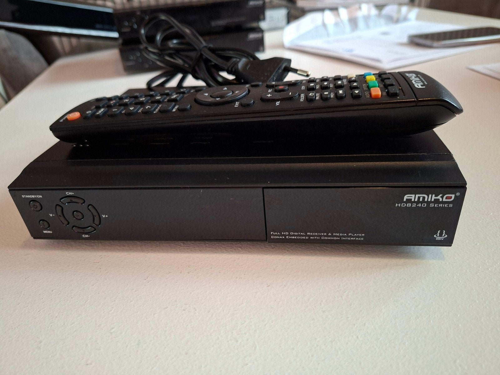 Amiko HD8240 Series Digitale Full HD Satelliet- en Kabelontv, Ophalen of Verzenden, Gebruikt, Decoder