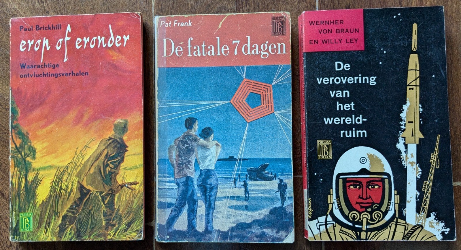3 Prisma Boeken: Oorlog, Sciencefiction & Ruimtevaart, Ophalen of Verzenden, Gelezen, Paul Brickhill, Pat Frank, Wernher von Braun, Willy Ley