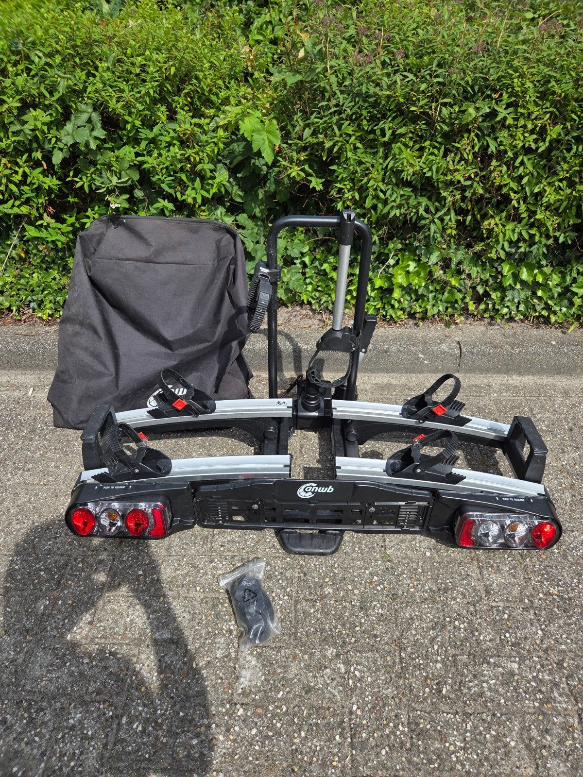 ANWB Touring Flex 2 Plus Fietsendrager+Opberghoes, Ophalen, Zo goed als nieuw, 2 fietsen, Trekhaakdrager