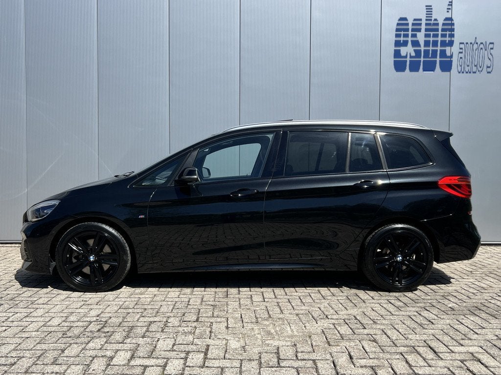 BMW 2 Serie Gran Tourer 220i Automaat 7-persoons High Execut, Auto's, BMW, 1998 cc, Gebruikt, 7 stoelen, Zwart