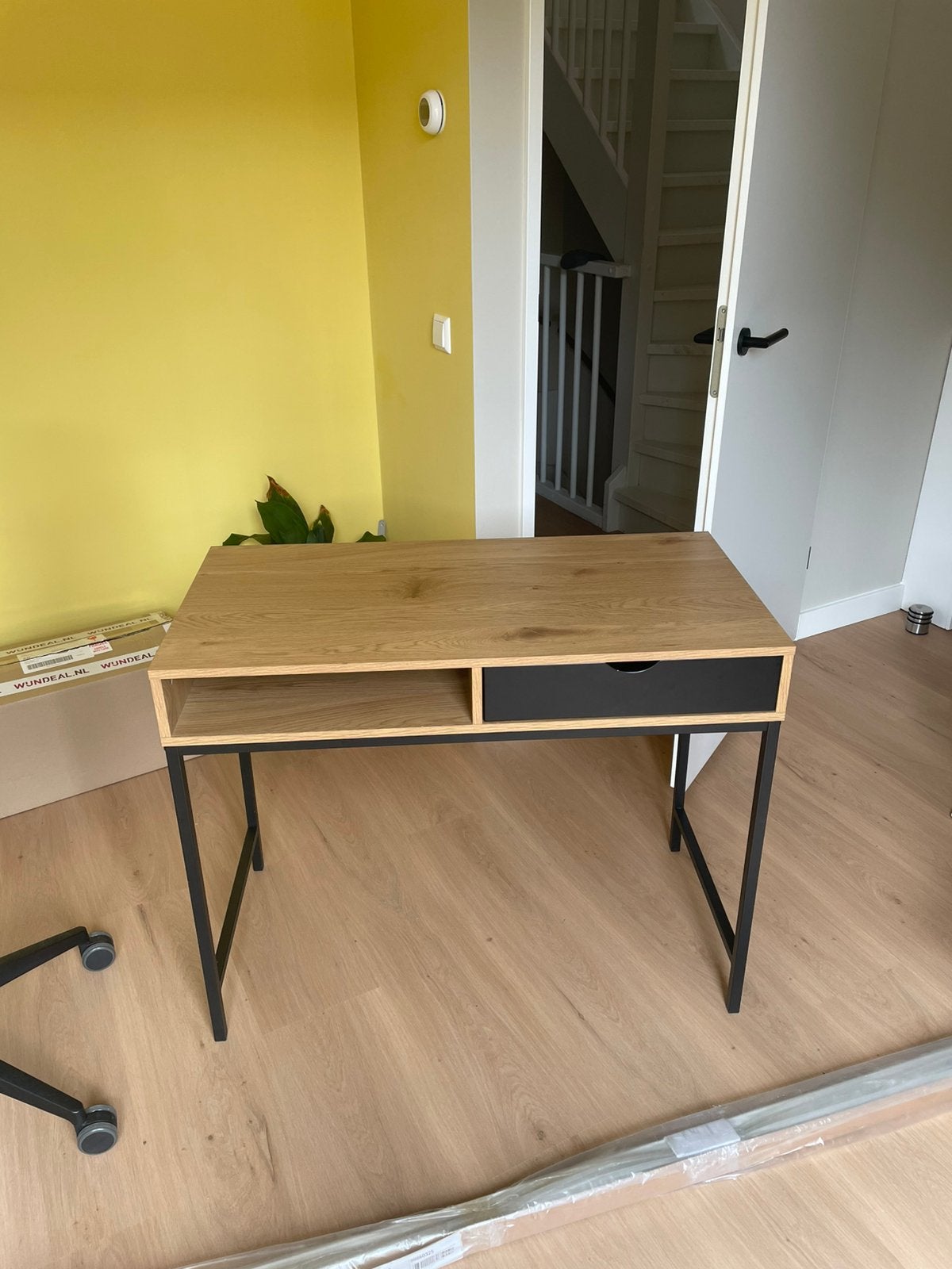 Bureau Nieuw (Jysk), Huis en Inrichting, Bureaus, Ophalen of Verzenden, Zo goed als nieuw