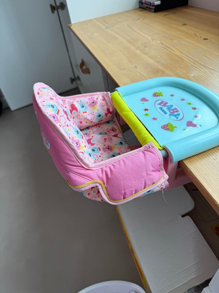 BABY born stoeltje voor aan tafel, Ophalen of Verzenden, Zo goed als nieuw, Babypop