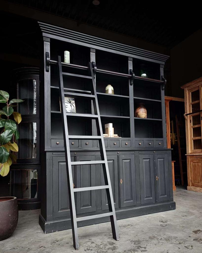 Grote zwarte bibliotheekkast | Boekenkast met ladder #2674, Niet ingevuld, Gebruikt, Met deur(en), 200 cm of meer