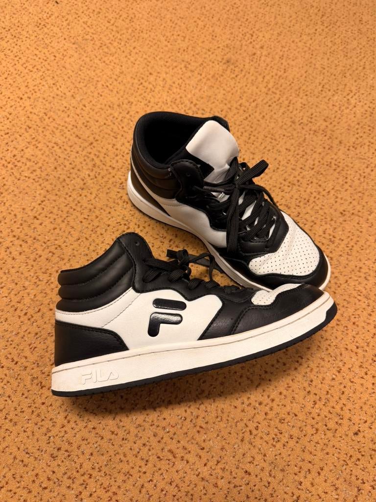 FILA sneakers maat 38 (unisex), Ophalen of Verzenden, Zo goed als nieuw, Zwart, Sneakers of Gympen