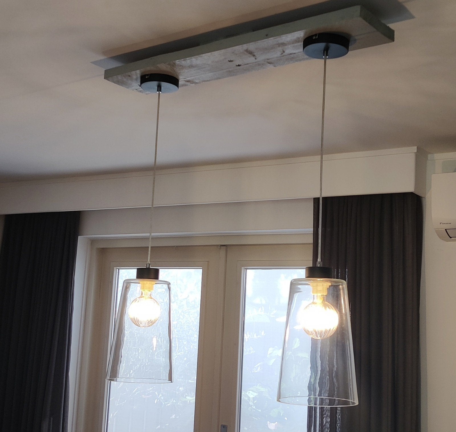 Glazen hanglampen met houten balk, Ophalen, Industrieel, Modern, Zo goed als nieuw, Glas
