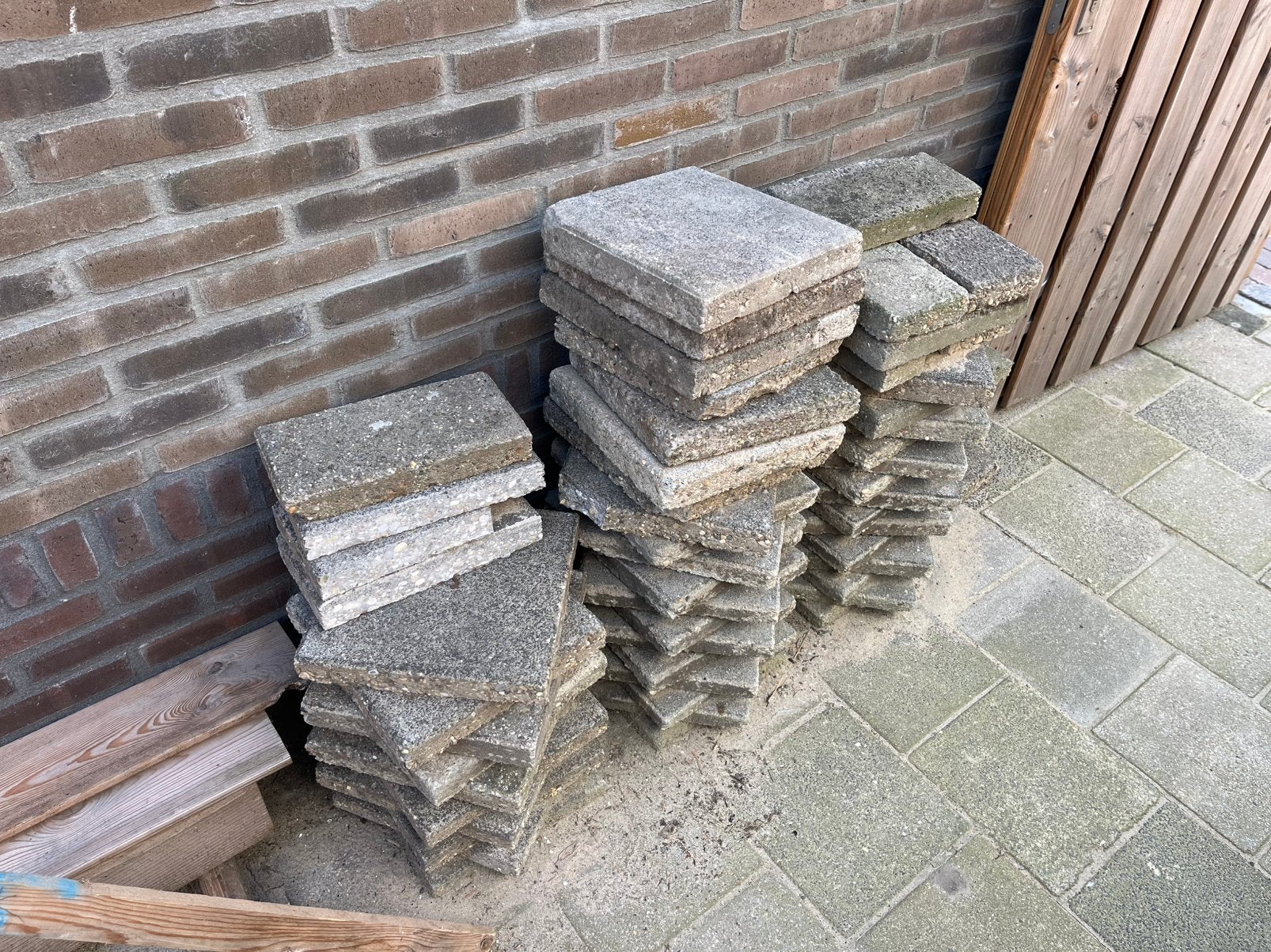 Gratis 36 30x30 tegels en nog paar 15x30, Ophalen, Gebruikt, Beton, Terrastegels