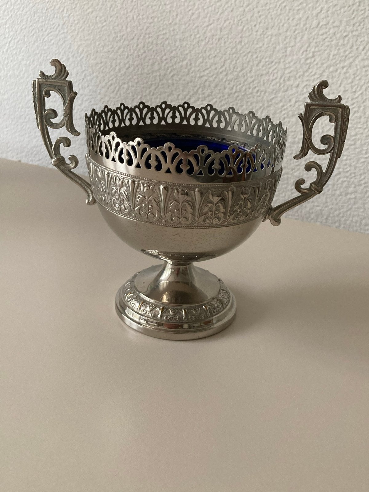 Antieke zilverkleurige suikerpot met blauw glazen binnenpot, Ophalen of Verzenden