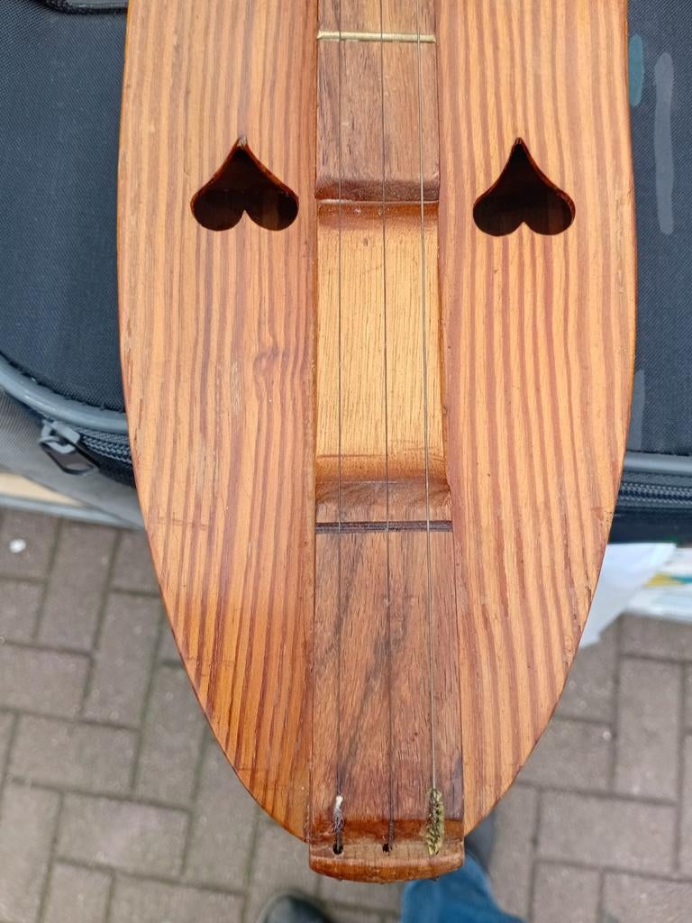 June Apple Mountain Dulcimer - Ceder & Walnoot, Ophalen, Gebruikt, Citer