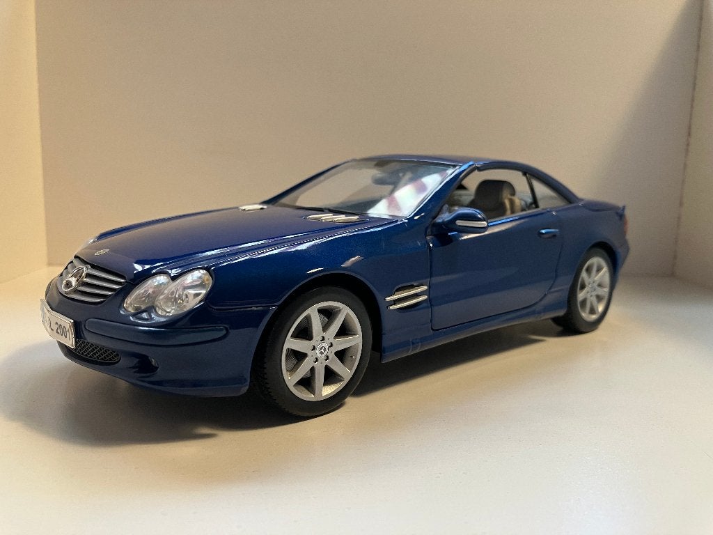Mercedes 500 SL (R230) van 2002  Blauw  1/18 Maisto, Hobby en Vrije tijd, Ophalen of Verzenden, Zo goed als nieuw, Auto, Maisto