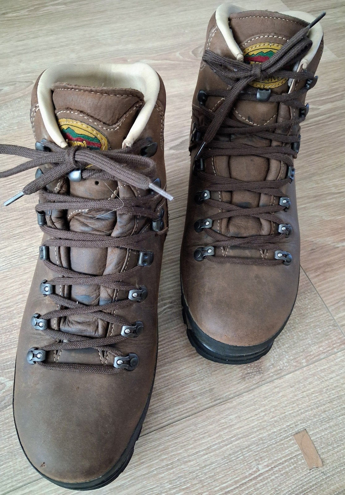 Te koop zgan Meindl heren; Borneo B- schoen maat 9.5, Sport en Fitness, Bergsport en Wandelen, Ophalen of Verzenden, Zo goed als nieuw