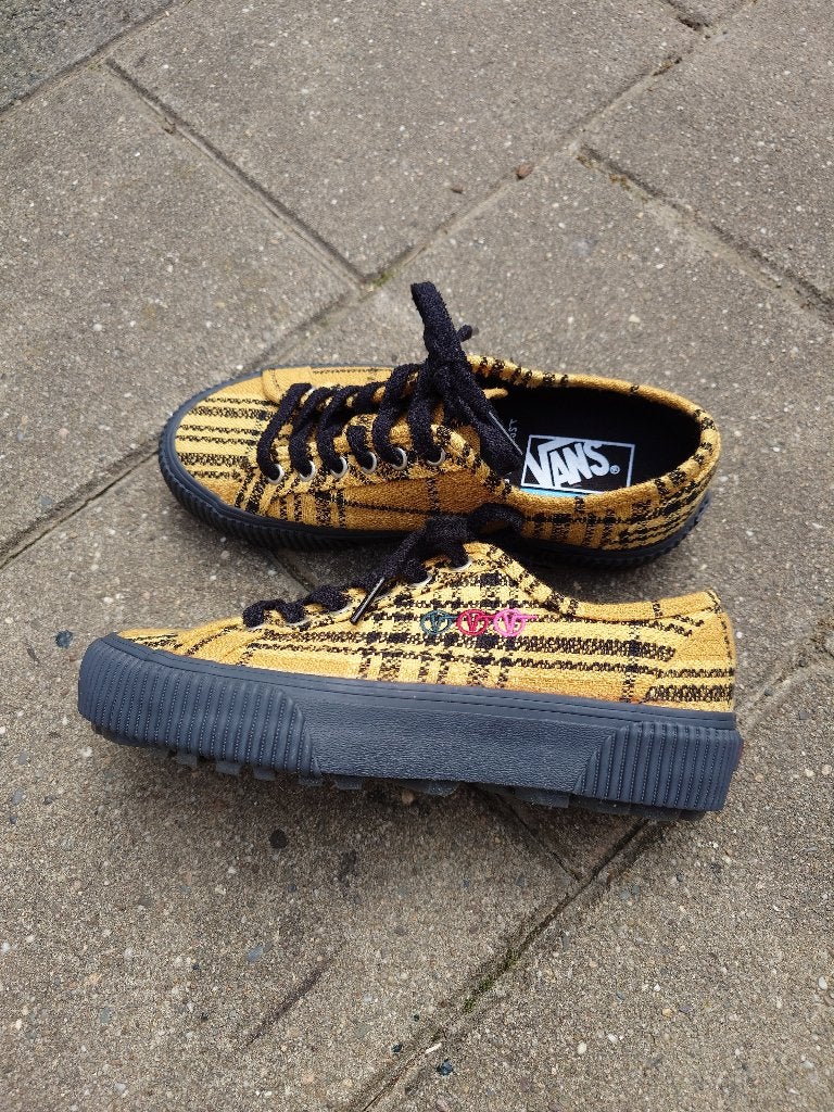 Vans sneakers schoenen maat 37 - Geel geruit, Zwart, Nieuw, Ophalen of Verzenden, Sneakers of Gympen