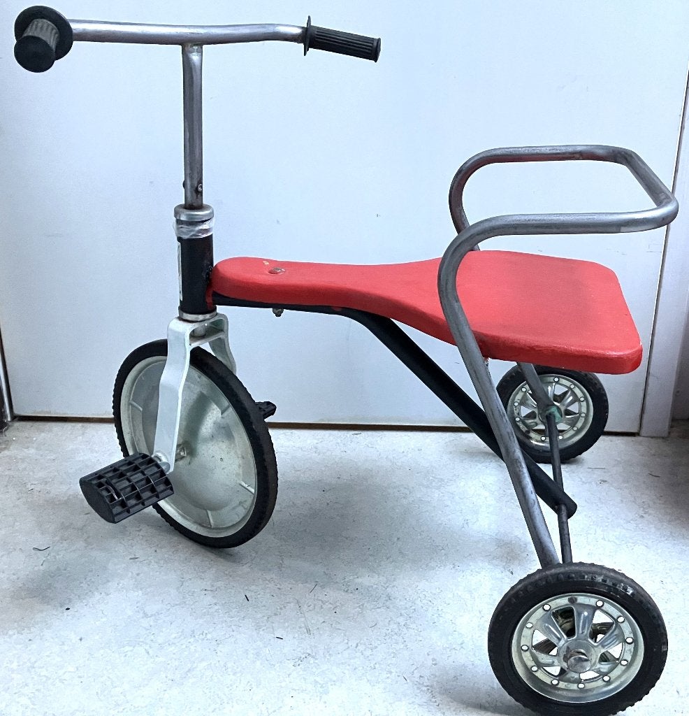 Fietsje: antieke driewieler; nu goedkoper, Ophalen, Gebruikt