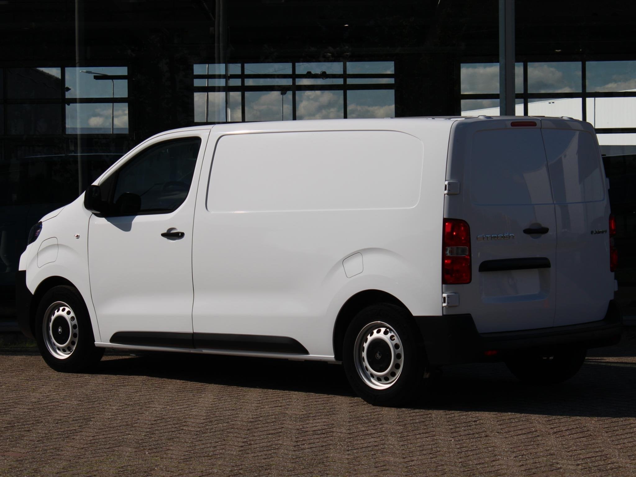Citroen ë-Jumpy L2 136 75 kWh VOORRAAD KORTING, Auto's, Bestelauto's, 12 maanden, Wit, Origineel Nederlands, 680 min