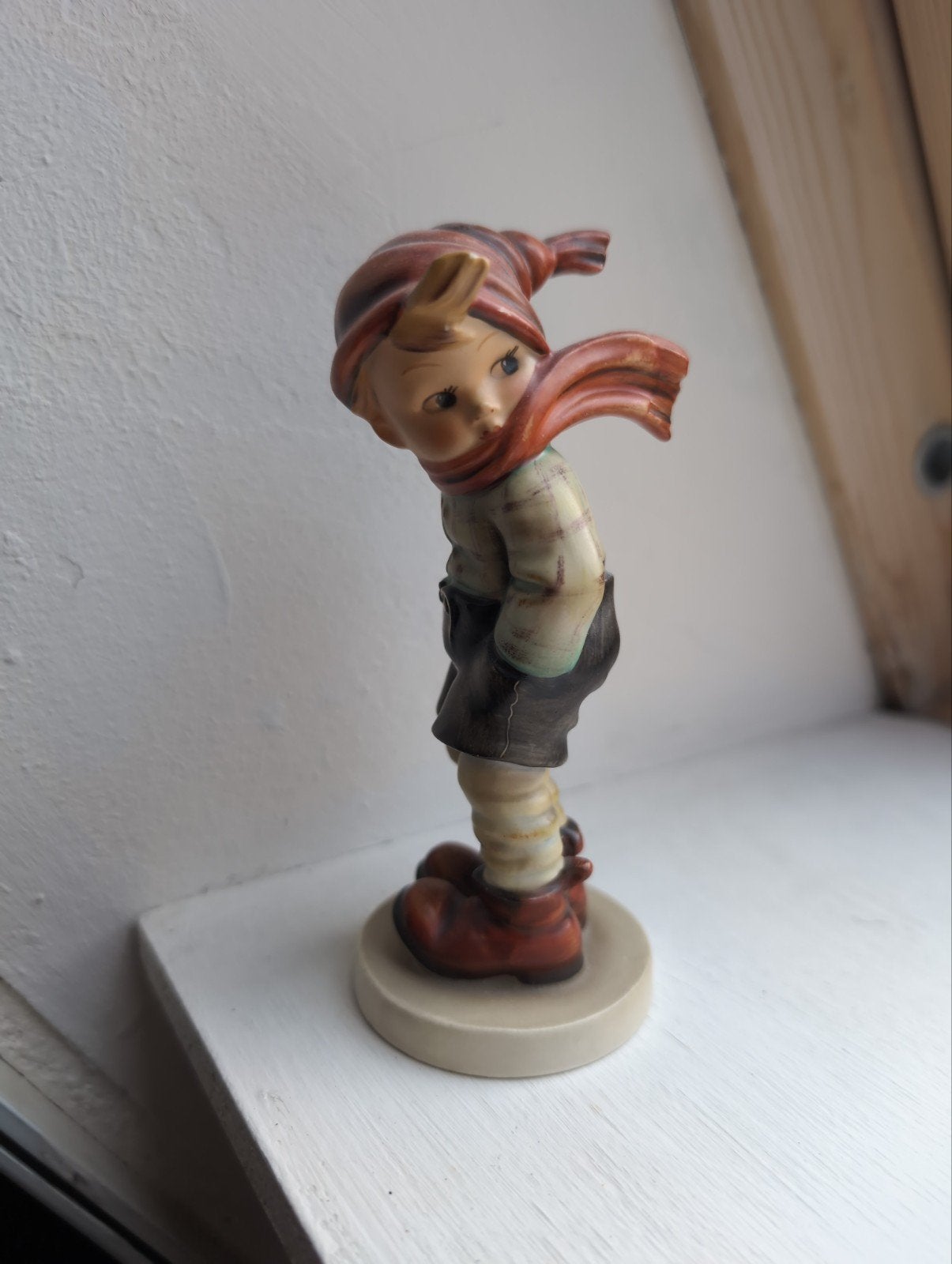 Goebel Hummel beeldje nr. 43, Ophalen of Verzenden, Zo goed als nieuw, Hummel