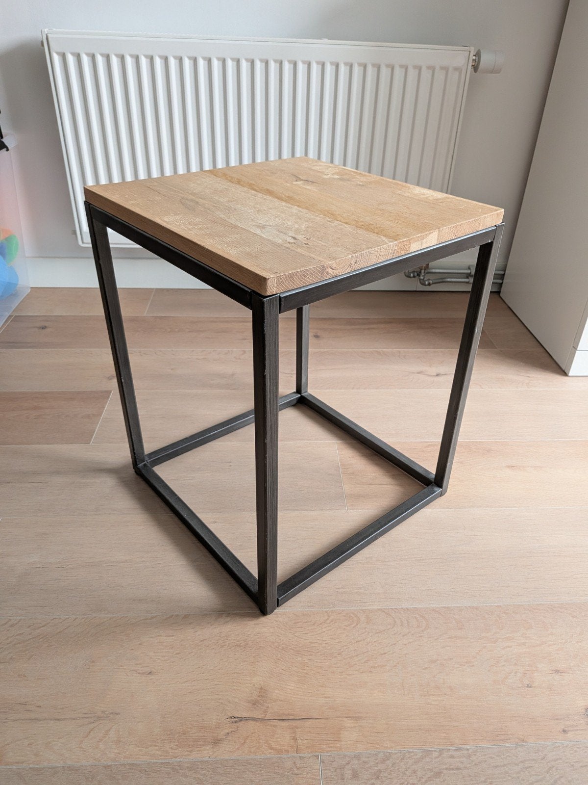 Leen Bakker bijzettafel 40x40x50cm metaal/hout, Huis en Inrichting, Tafels | Bijzettafels, Minder dan 55 cm, Gebruikt, Vierkant