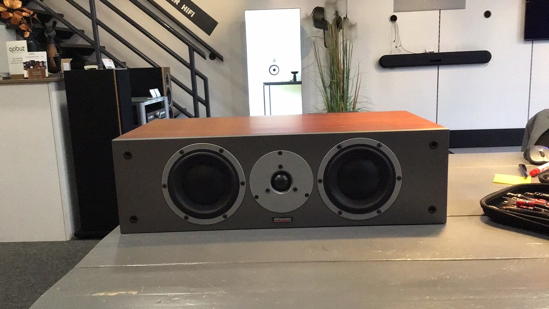 Dynaudio 122 center kersen, Audio, Tv en Foto, Gebruikt, 120 tot 150 watt, Basreflex, Center speaker