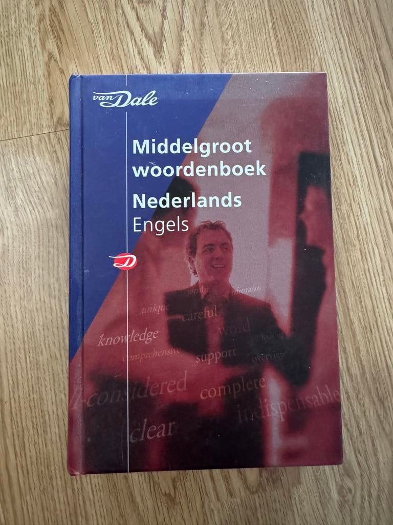 Van Dale Middelgroot woordenboek Nederlands Engels, Van Dale, Nederlands, Ophalen of Verzenden, Zo goed als nieuw