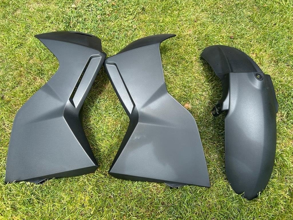 Zwarte kuipdelen en spatbord k1300r, Motoren, Ophalen of Verzenden, Nieuw