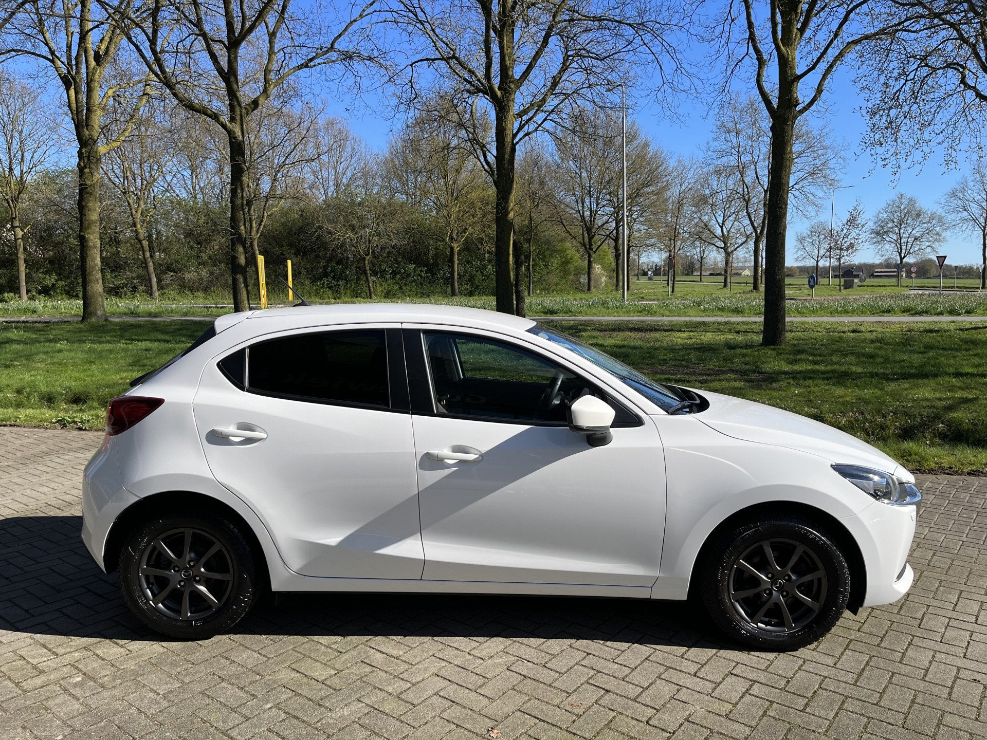 Mazda 2 1.5 Skyactiv-G Luxury | AIRCO | CARPLAY | CRUISE | L, Stof, Gebruikt, Euro 6, 4 cilinders