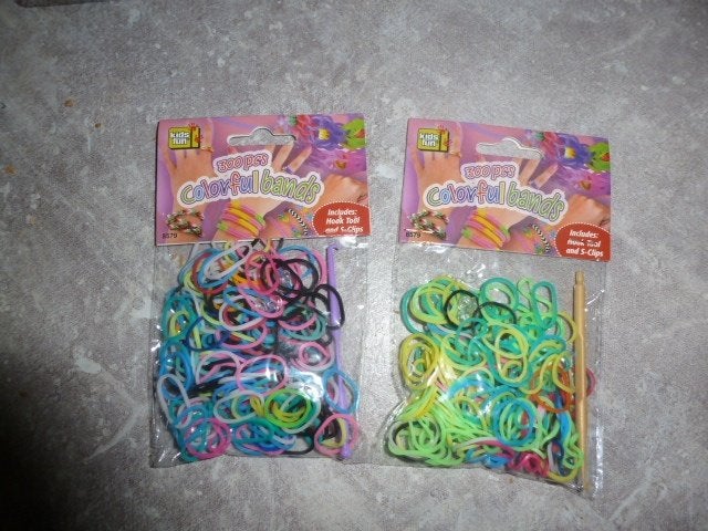 NIEUW 200 gekleurde loom bandjes 5 zakjes voor 8,00, Ophalen of Verzenden, Nieuw
