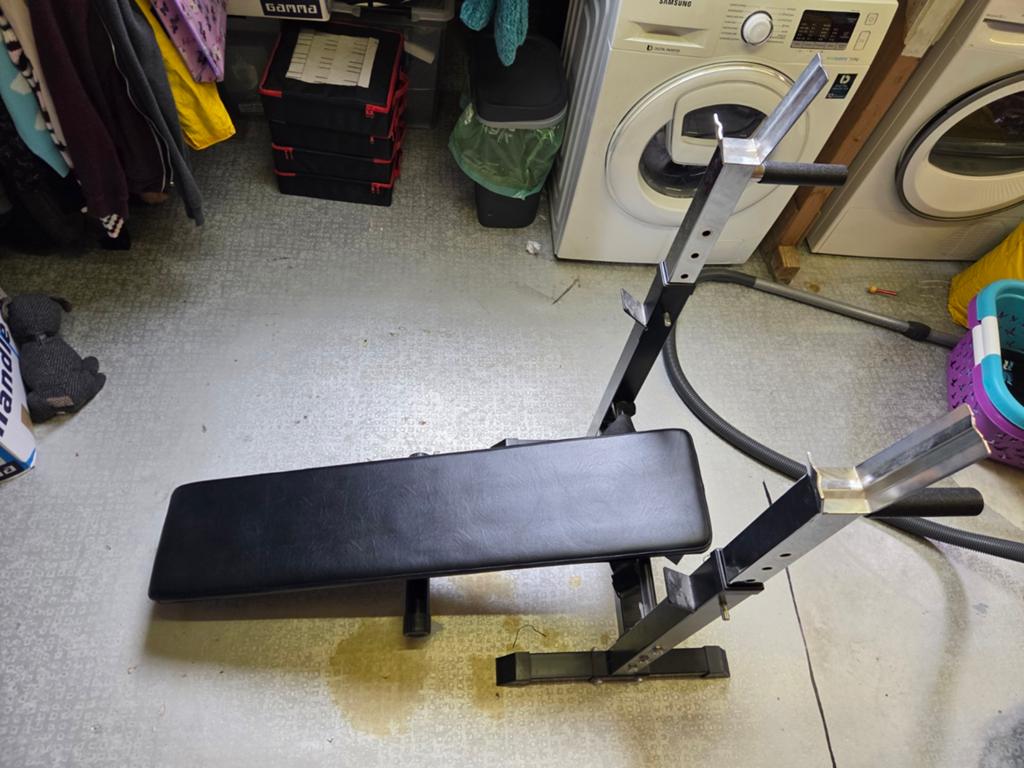 Halterbank en halters en lossen gewichten, Sport en Fitness, Ophalen of Verzenden, Krachtstation