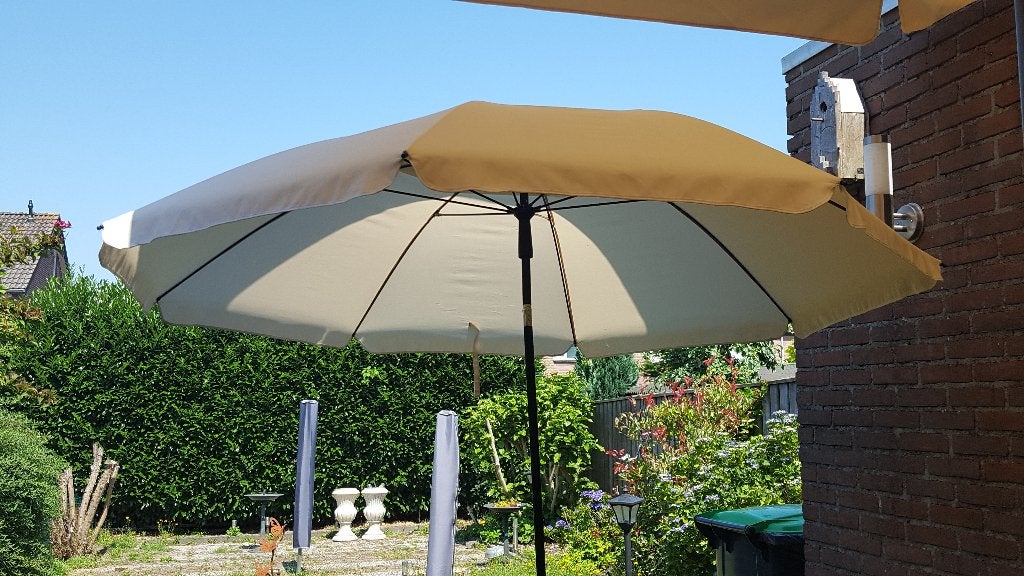 mooie  parasol (strandparasol) incl handige draagtas, Ophalen, Kantelbaar, Zo goed als nieuw, 1 tot 2 meter