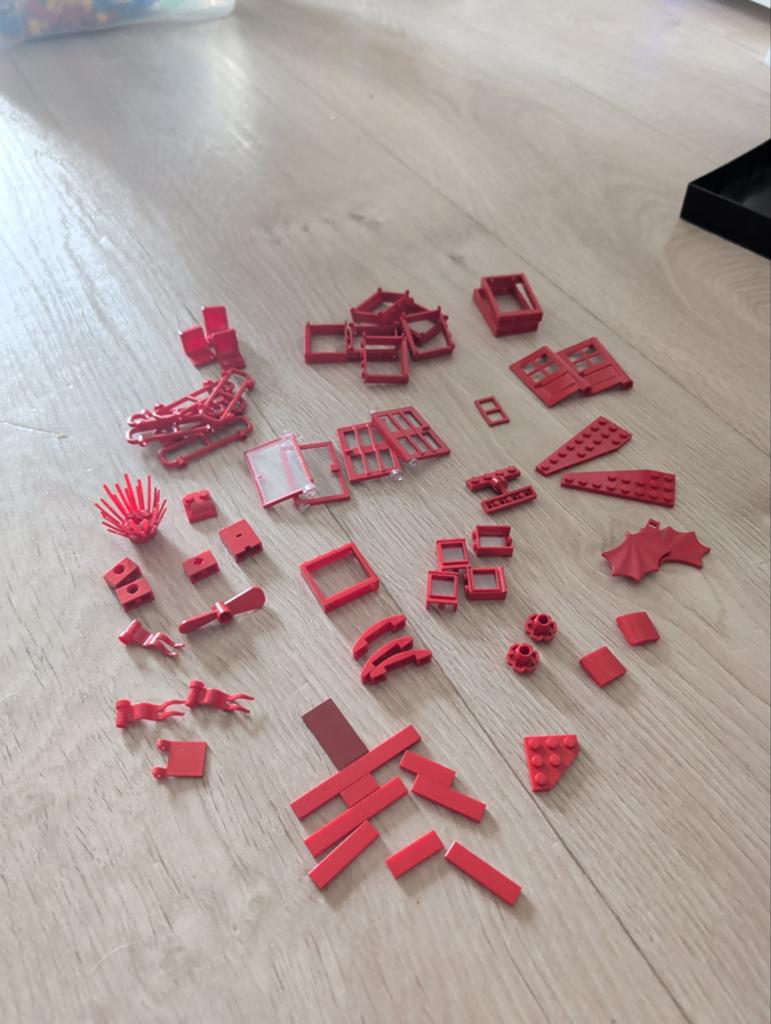 rode LEGO-onderdelen, Ophalen
