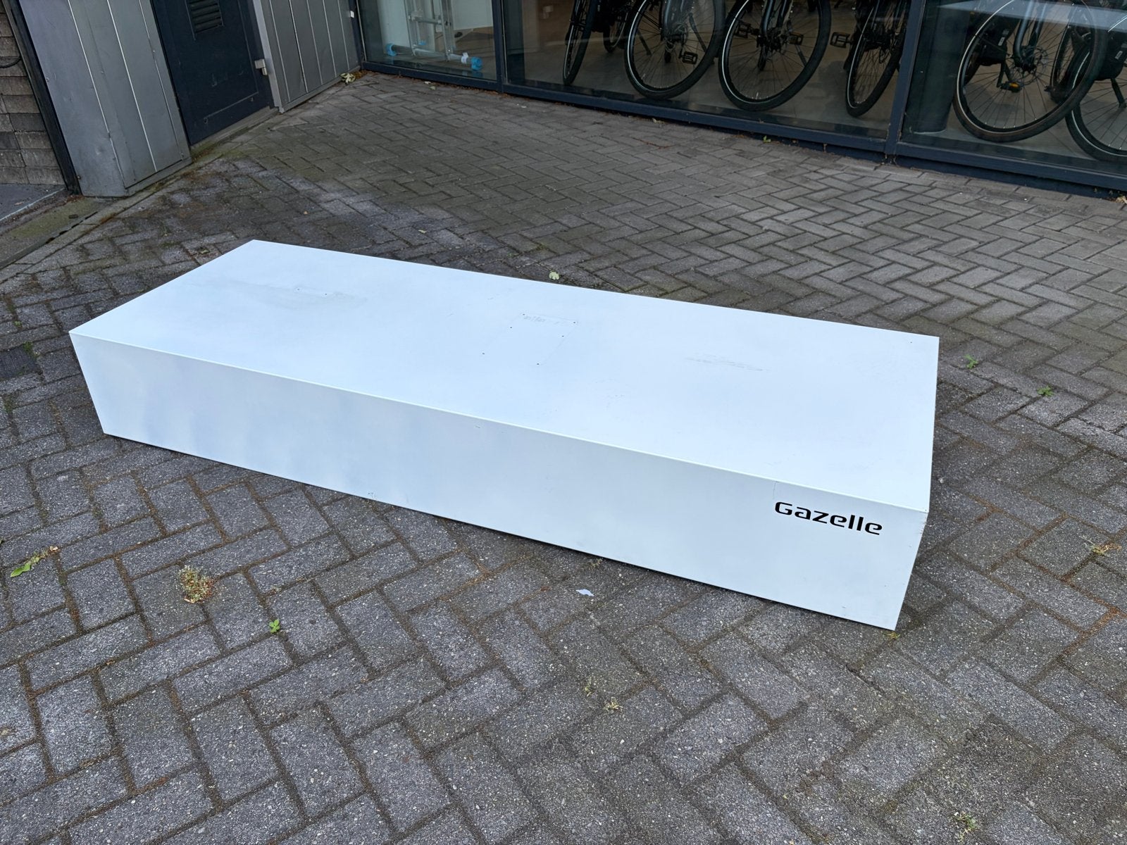 Metalen Gazelle podium/display, Ophalen of Verzenden, Gebruikt, Reclamebord