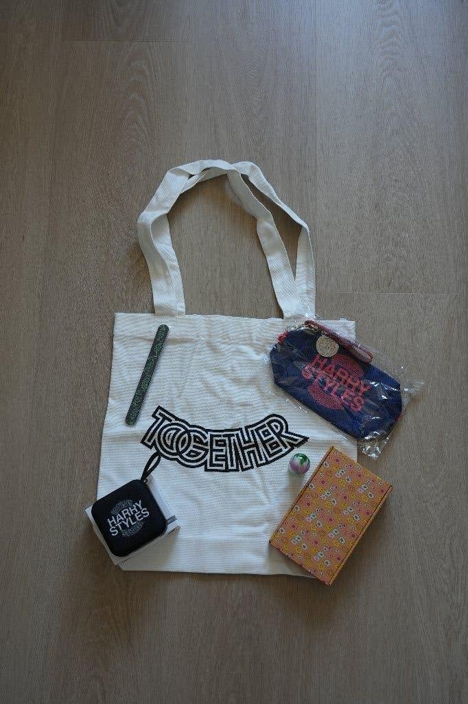 Harry Styles Together Tour VIP Merchandise Package Compleet, Ophalen of Verzenden, Zo goed als nieuw