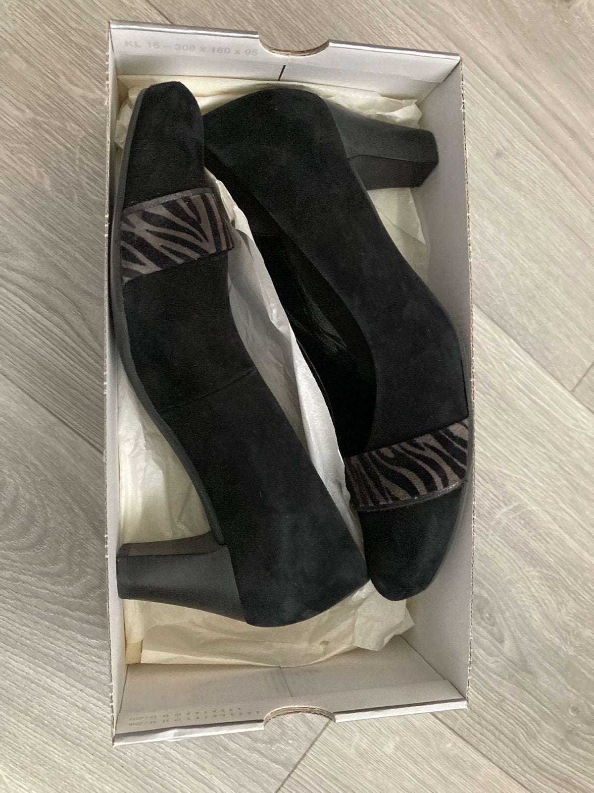 Gabor comfortabele zwarte pumps met zebraprint, Kleding | Dames, Ophalen of Verzenden, Zo goed als nieuw, Zwart, Pumps