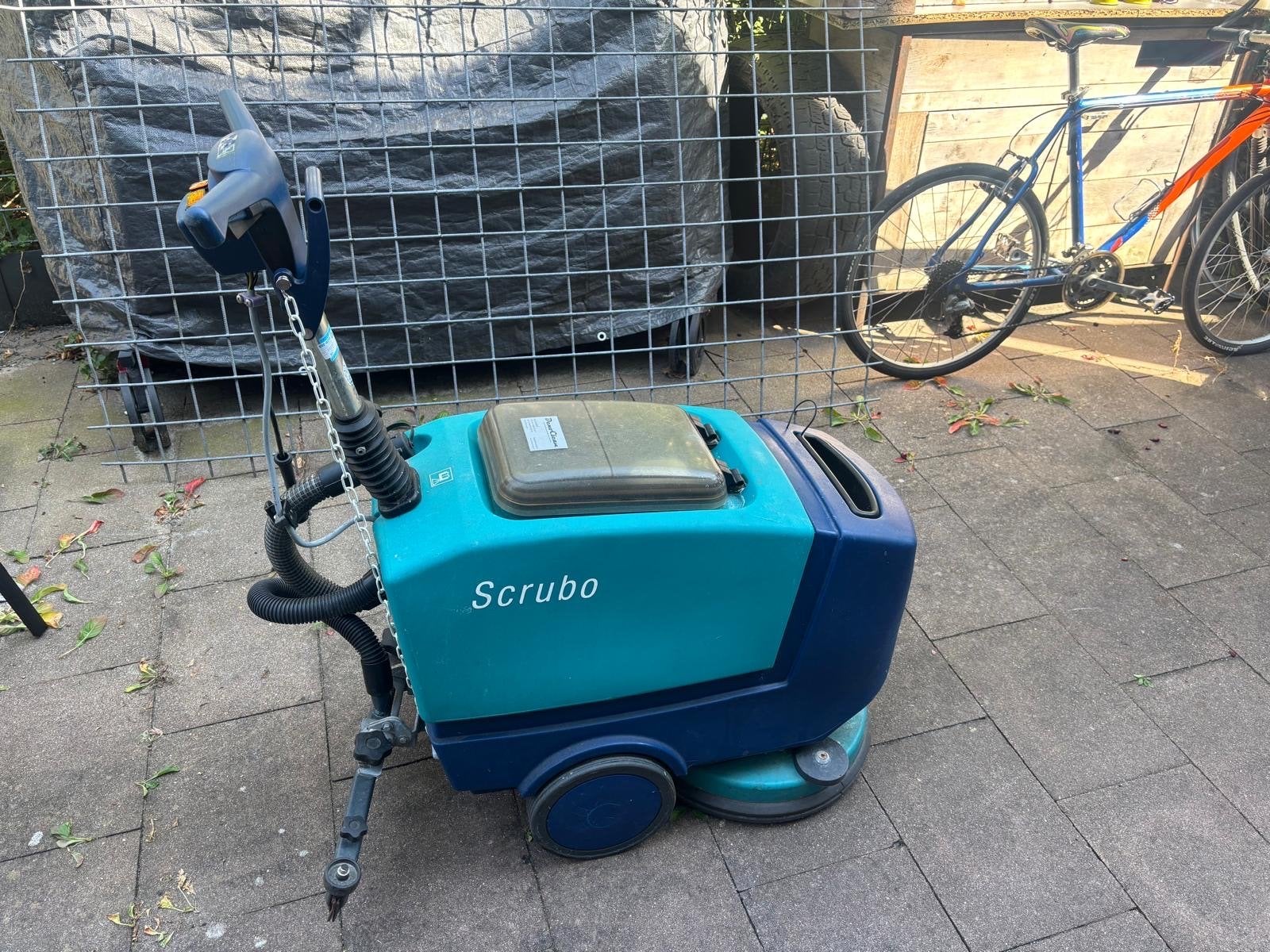 Professionele Scrubs Schrob- en Zuigmachine - Scrubo, Ophalen, Gebruikt, Schrobmachine