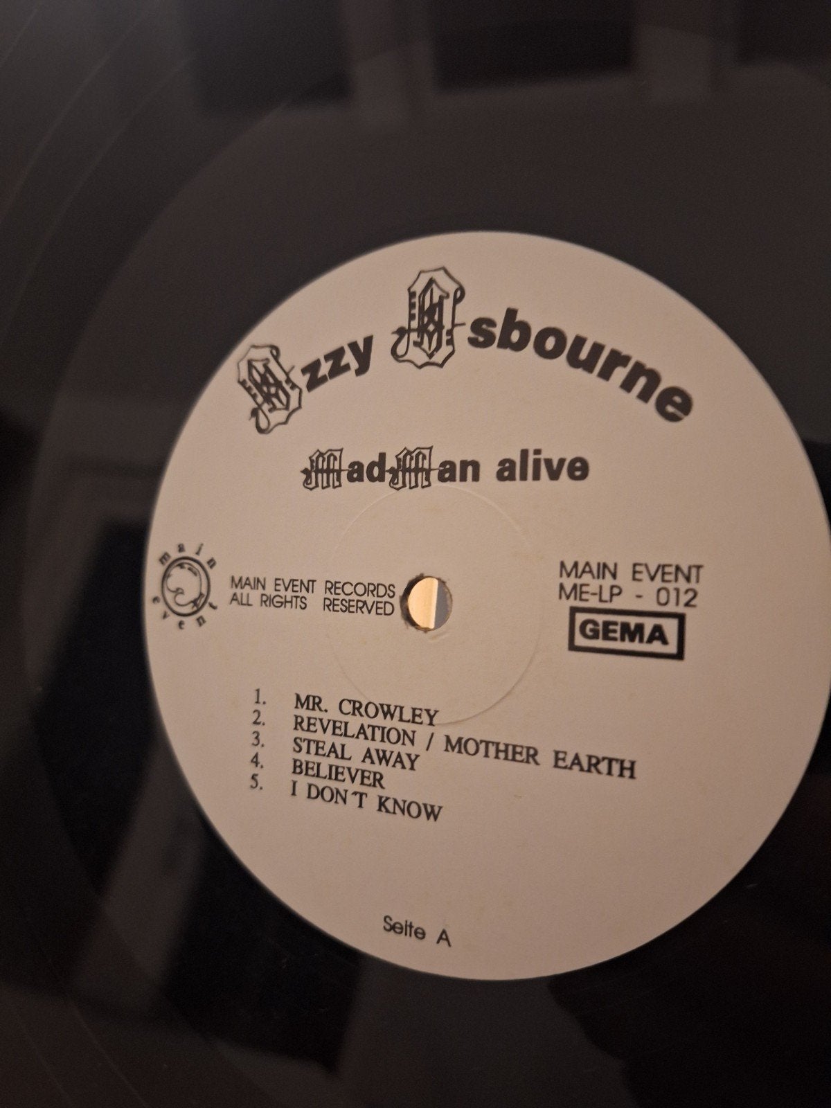 Foto 11 van Ozzy Osbourne - Mad Man Alive (Zeldzame Bootleg LP)