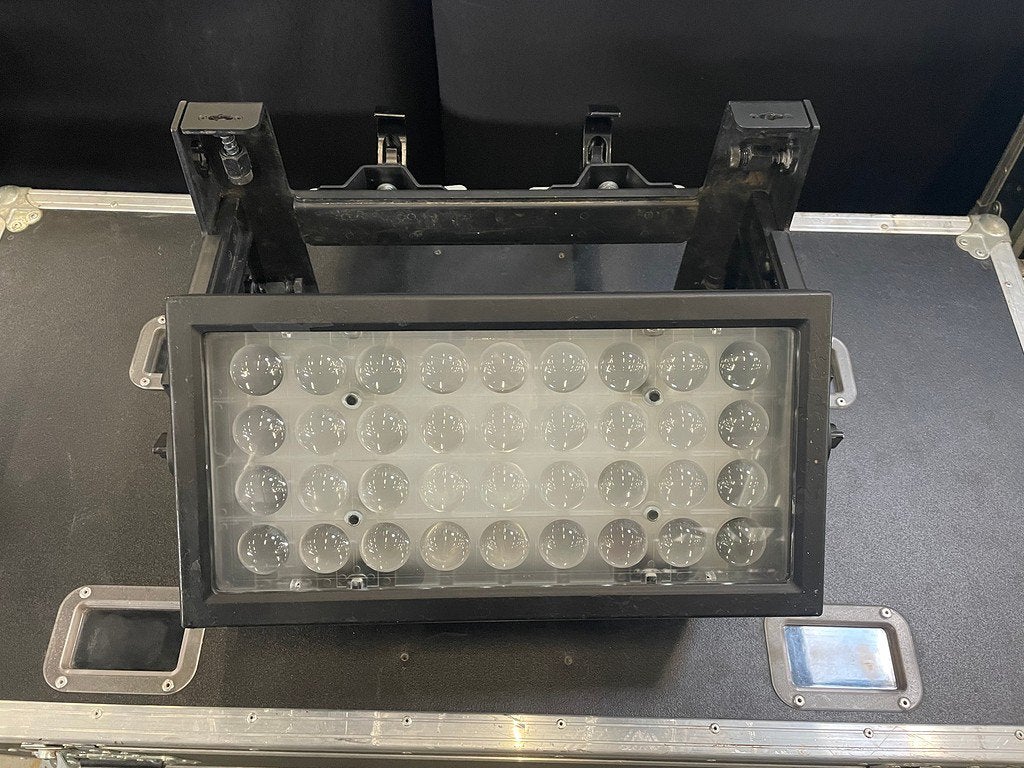 20x luxibel BP9Z zoom led wash ( clf chauvet showtec beamz ), Ophalen, Zo goed als nieuw, Licht