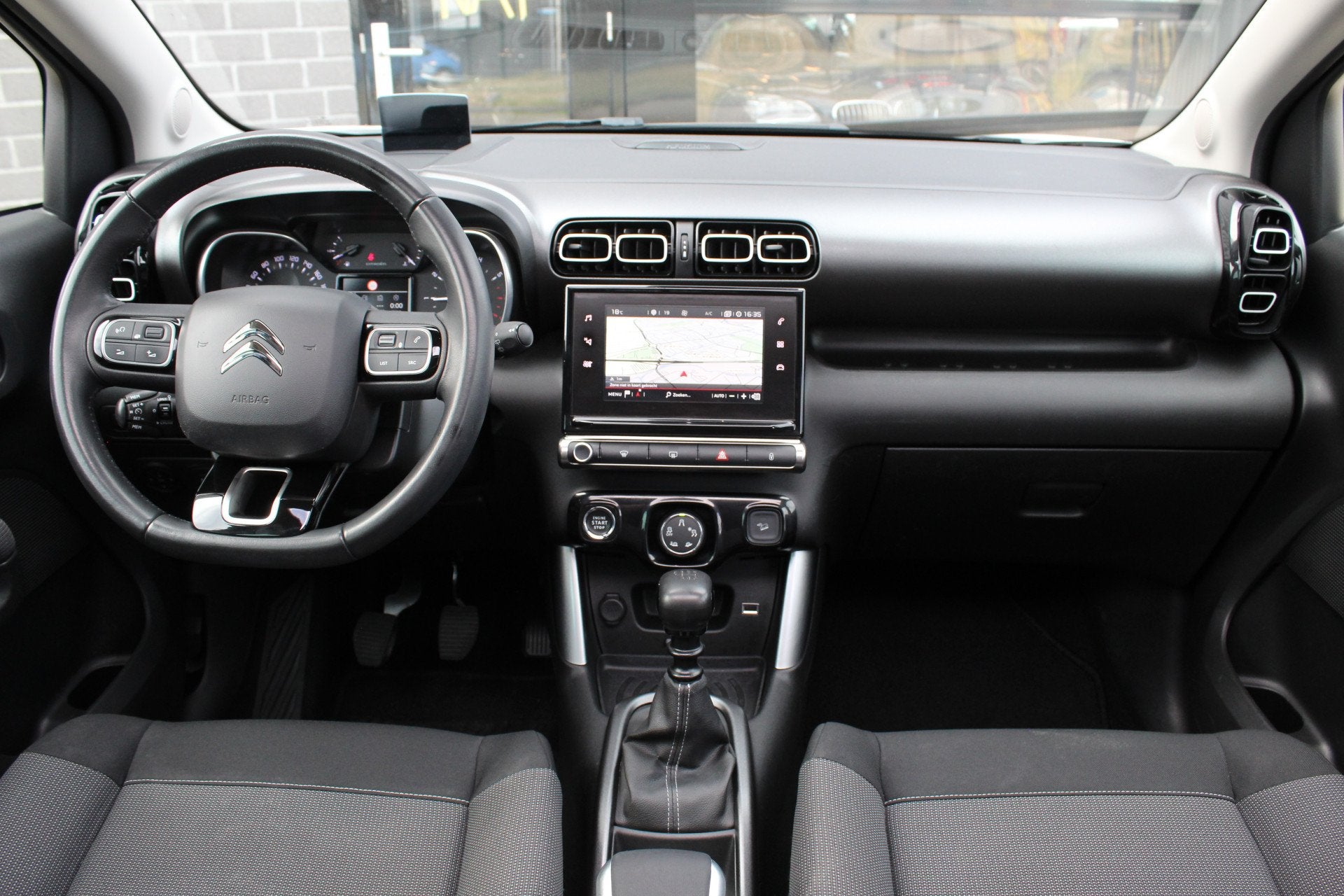 Citroën C3 Aircross 1.2 PureTech S&S Shine / Carplay / Pano, Auto's, Dealer onderhouden, Gebruikt, 1199 cc, Met garantie (alle)