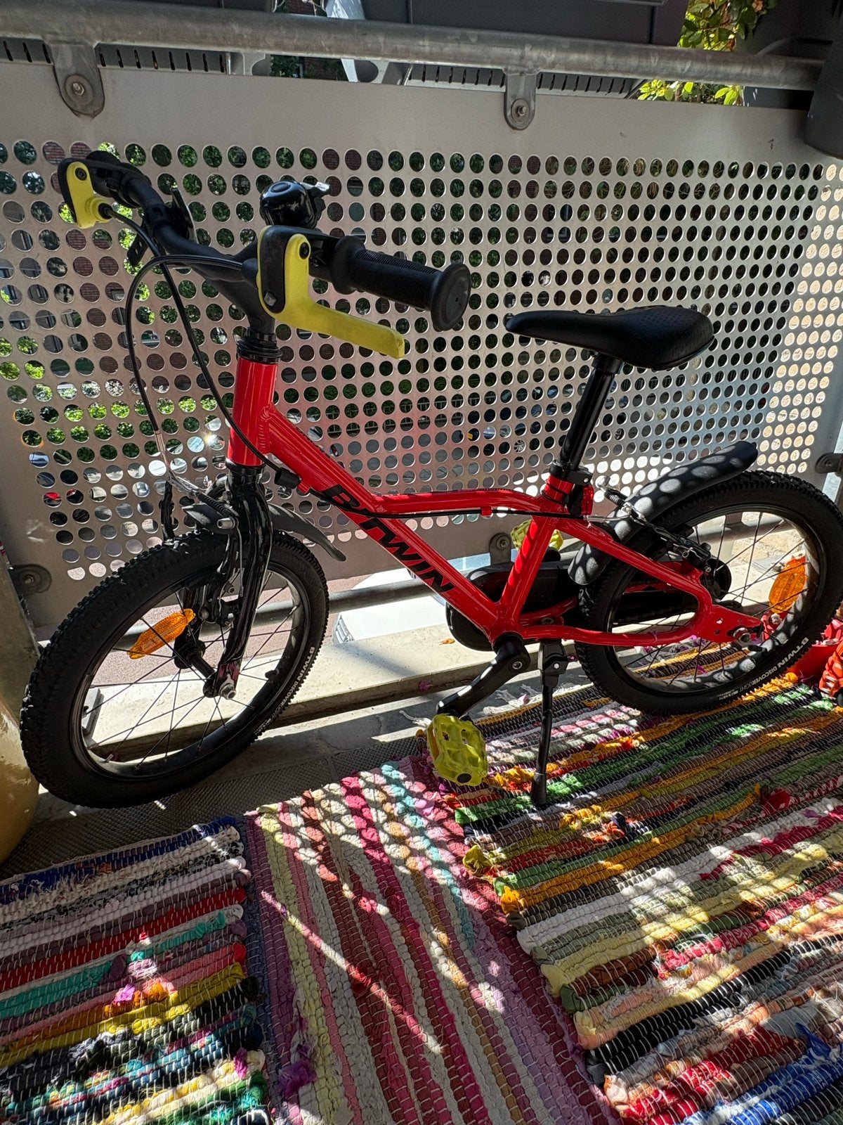 B'TWIN kinderfiets 16 inch rood - Zo goed als nieuw!, Ophalen, Zo goed als nieuw, 16 tot 20 inch