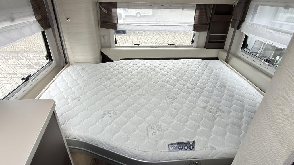 Ruimtewonder onder de 7m Met slechts 33dkm De Chausson 611, Fiat, 6 tot 7 meter, Buitenlamp, Cassettetoilet
