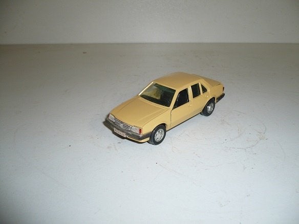 Opel Ascona   Gama Germany  1:43, Ophalen of Verzenden, Zo goed als nieuw, Auto, Gama