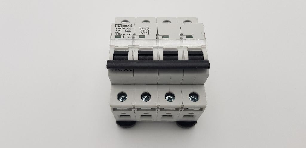 EMAT Groepenkast Automaat krachtstroom B16 400V 3P+N (1x), Hobby en Vrije tijd, Elektronica-componenten, Gebruikt, Onbekend, Ophalen of Verzenden