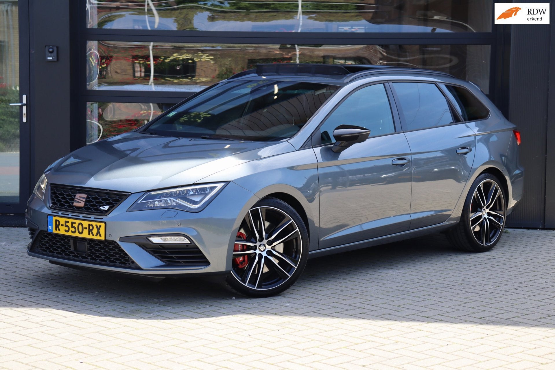 Seat Leon ST 2.0 TSI 4DRIVE CUPRA | Bomvol | Pano | Apple Ca, Automaat, 15 km/l, Gebruikt, Euro 6