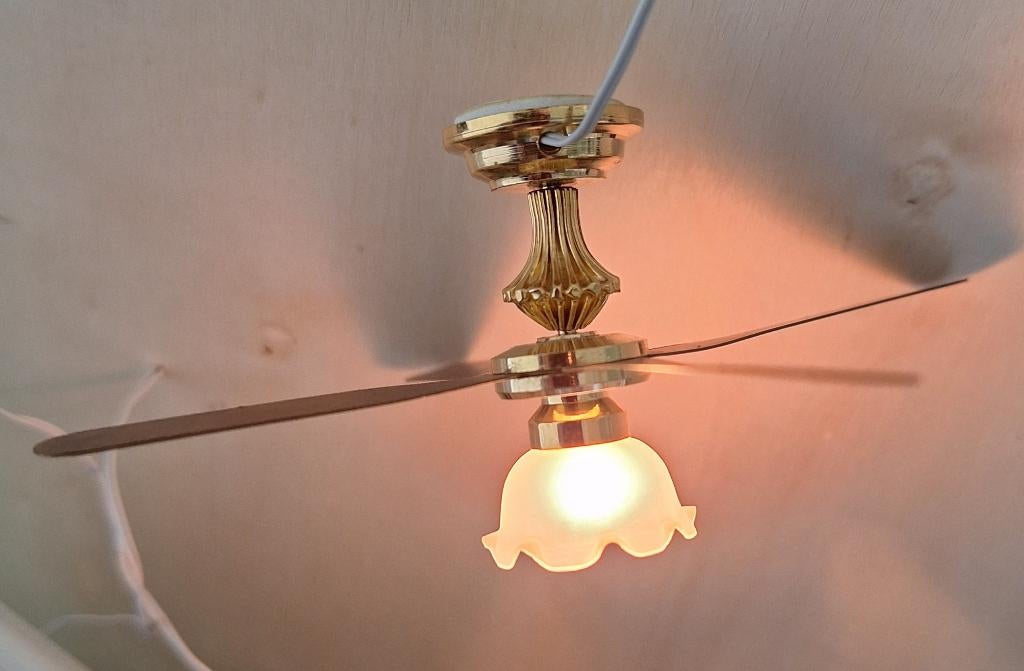 Plafond ventilatorlamp voor het poppenhuis, Ophalen of Verzenden, Gebruikt, Poppenhuis