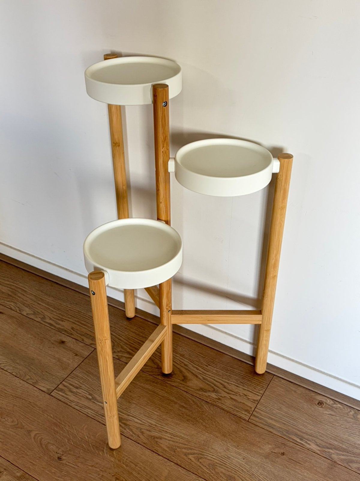 IKEA Satsumas planten standaard, Huis en Inrichting, Tafels | Bijzettafels, Minder dan 55 cm, Rond, Zo goed als nieuw, Hout