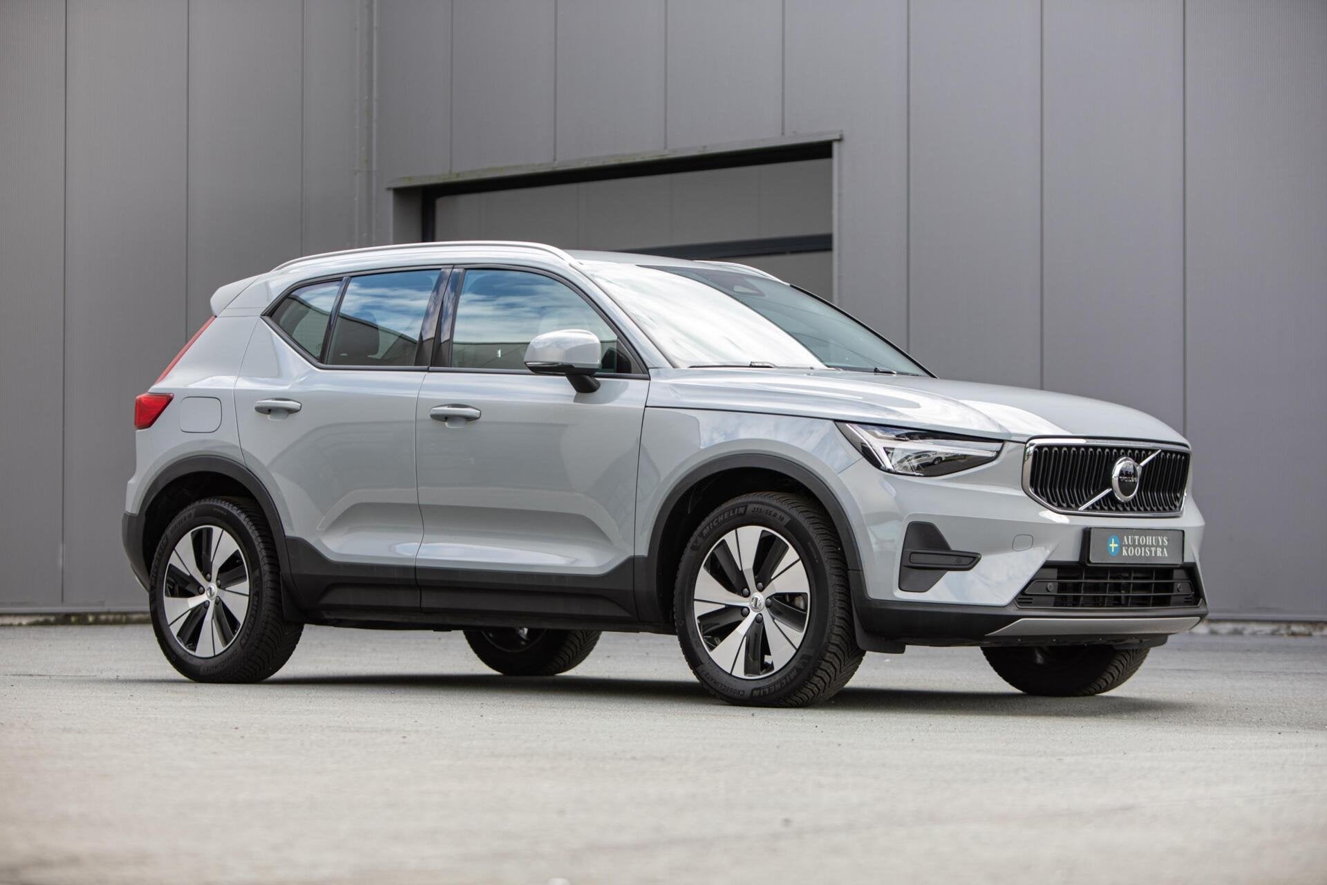 Volvo XC40 2.0 B3 Core MY2026|Leder|Keyless|PDC|Camera|Carpl, Auto's, Dealer onderhouden, Gebruikt, Zwart, 4 cilinders